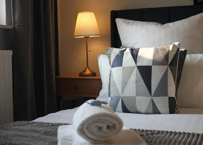 R B Duo - Perfekt Fuer Monteure - Kuechenzeile - Smart Tv - Bad Mit Toilette Und Dusche Auf Dem Flur Gegenueber Des Zimmers Zur Alleinnutzung Apartament