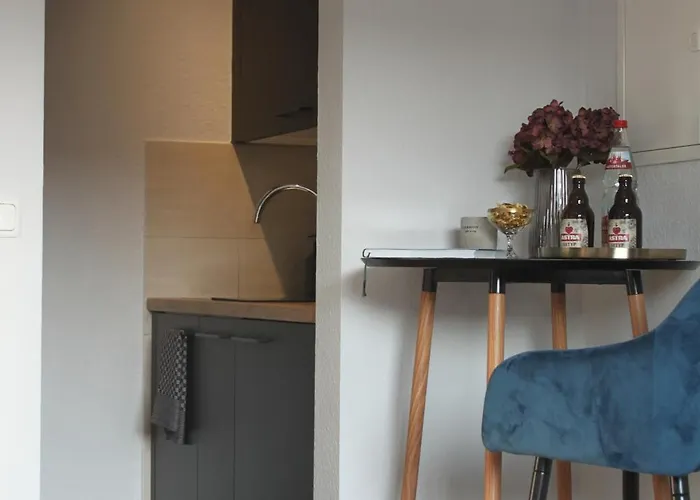 R B Duo - Perfekt Fuer Monteure - Kuechenzeile - Smart Tv - Bad Mit Toilette Und Dusche Auf Dem Flur Gegenueber Des Zimmers Zur Alleinnutzung Hamburg