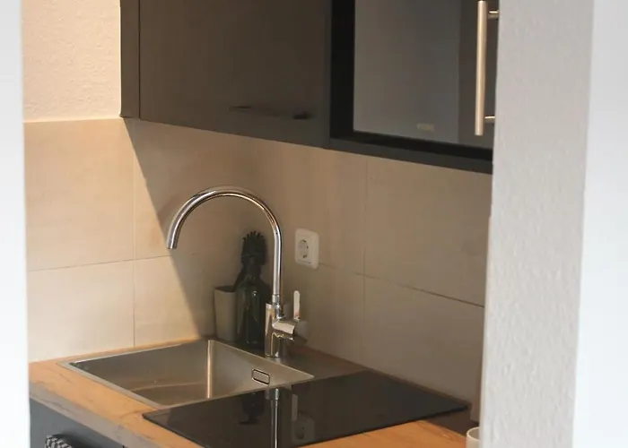R B Duo - Perfekt Fuer Monteure - Kuechenzeile - Smart Tv - Bad Mit Toilette Und Dusche Auf Dem Flur Gegenueber Des Zimmers Zur Alleinnutzung Apartament